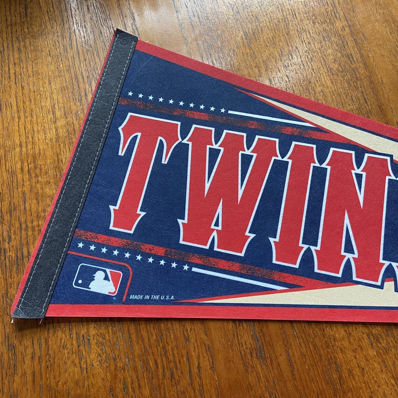 Vintage Y2K 2000s USA Minnesota Twins baseball MLB pennant