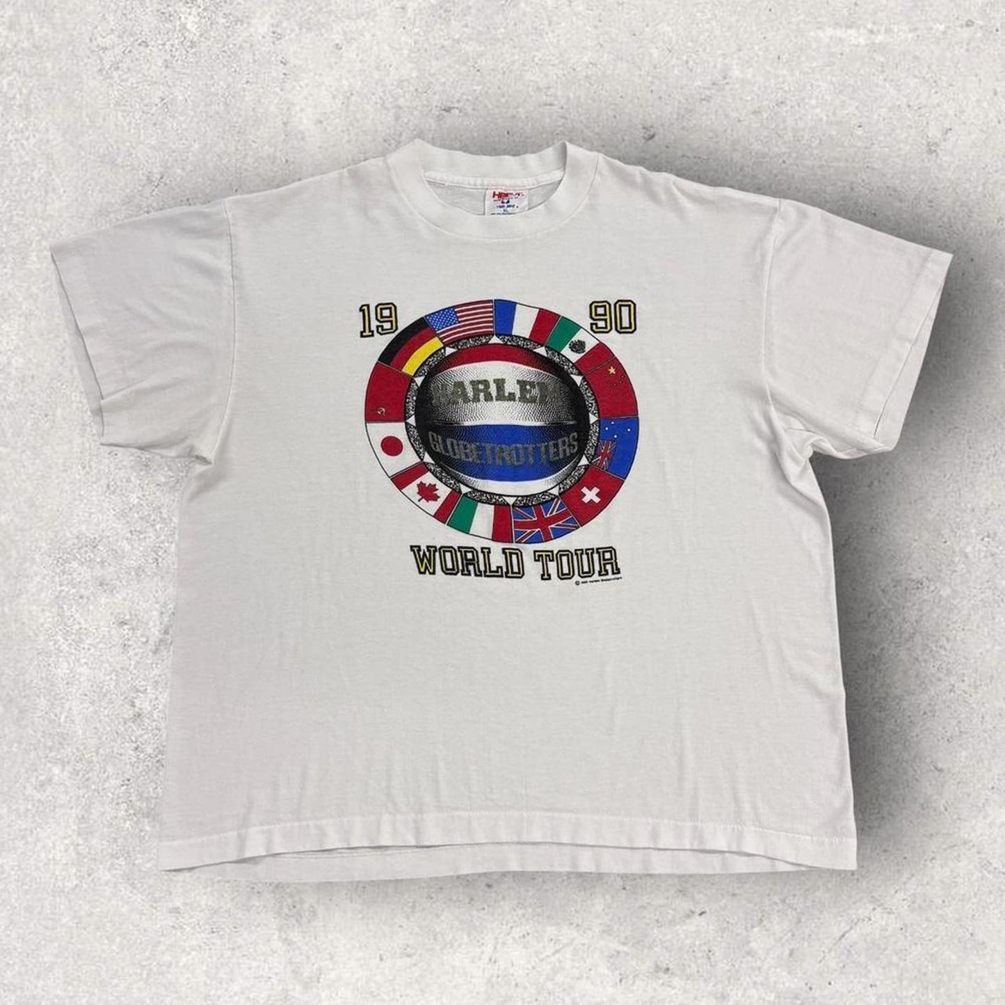 Vintage 90s USA Harlem Globetrotters world tour basketball graphic t-shirt