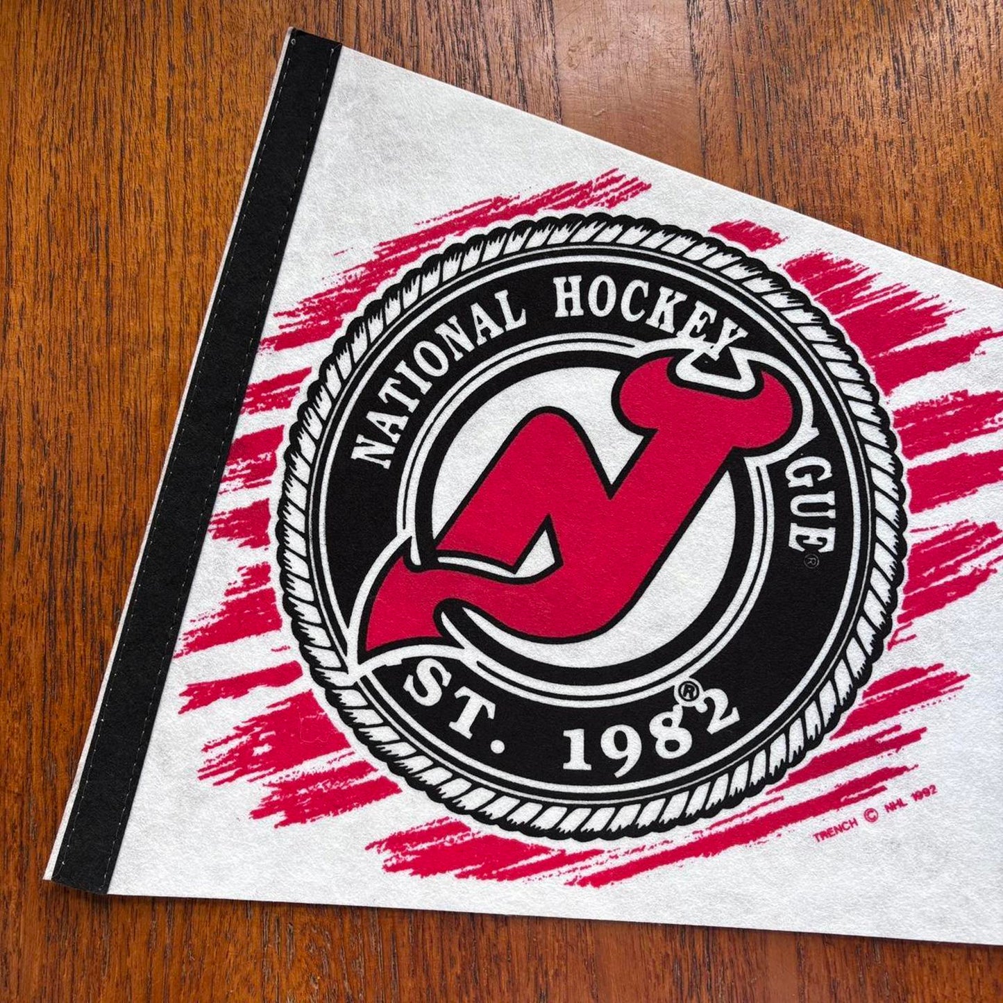 Vintage 90s USA New Jersey Devils NHL ice hockey felt pennant