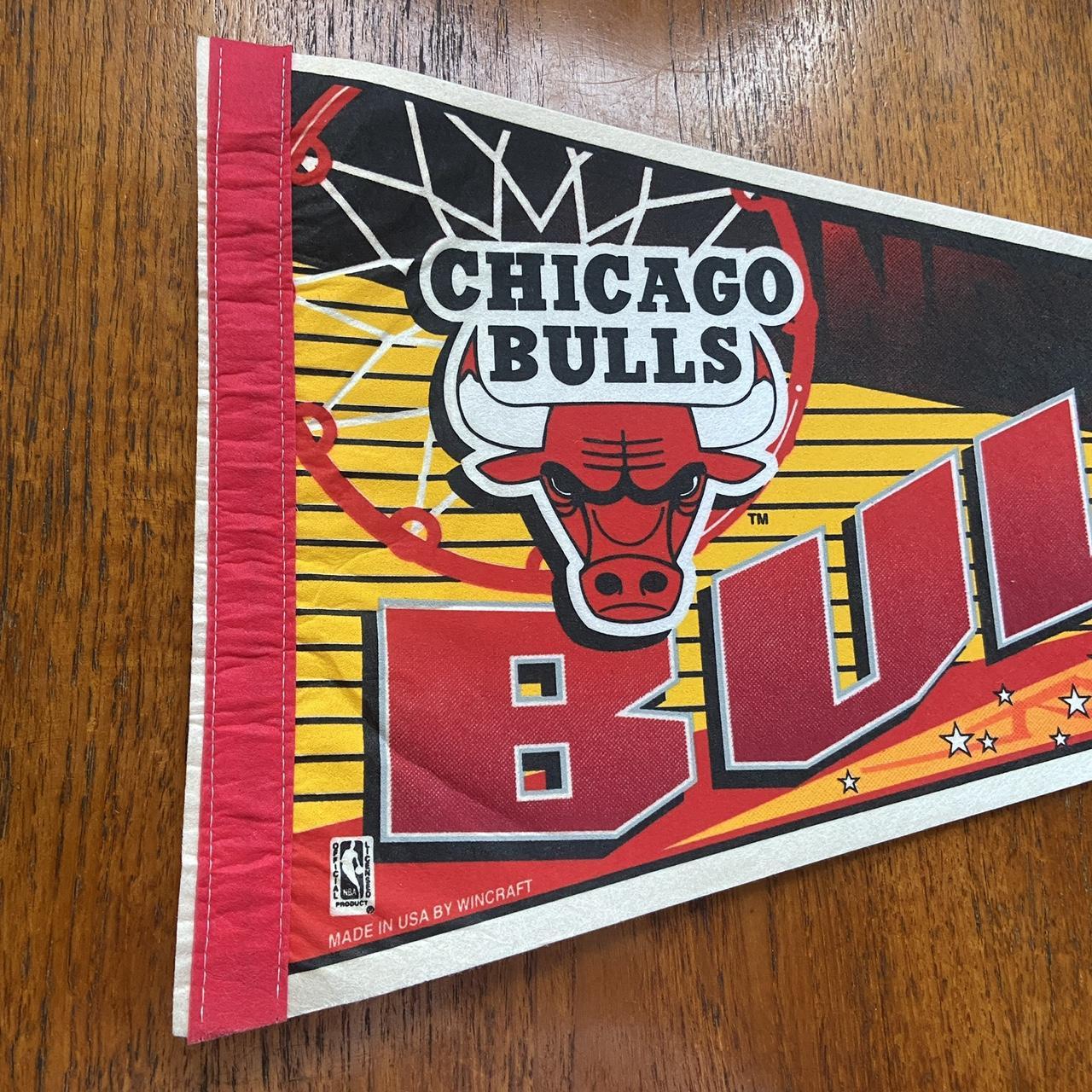 Vintage 90s USA Chicago Bulls NBA basketball felt pennant