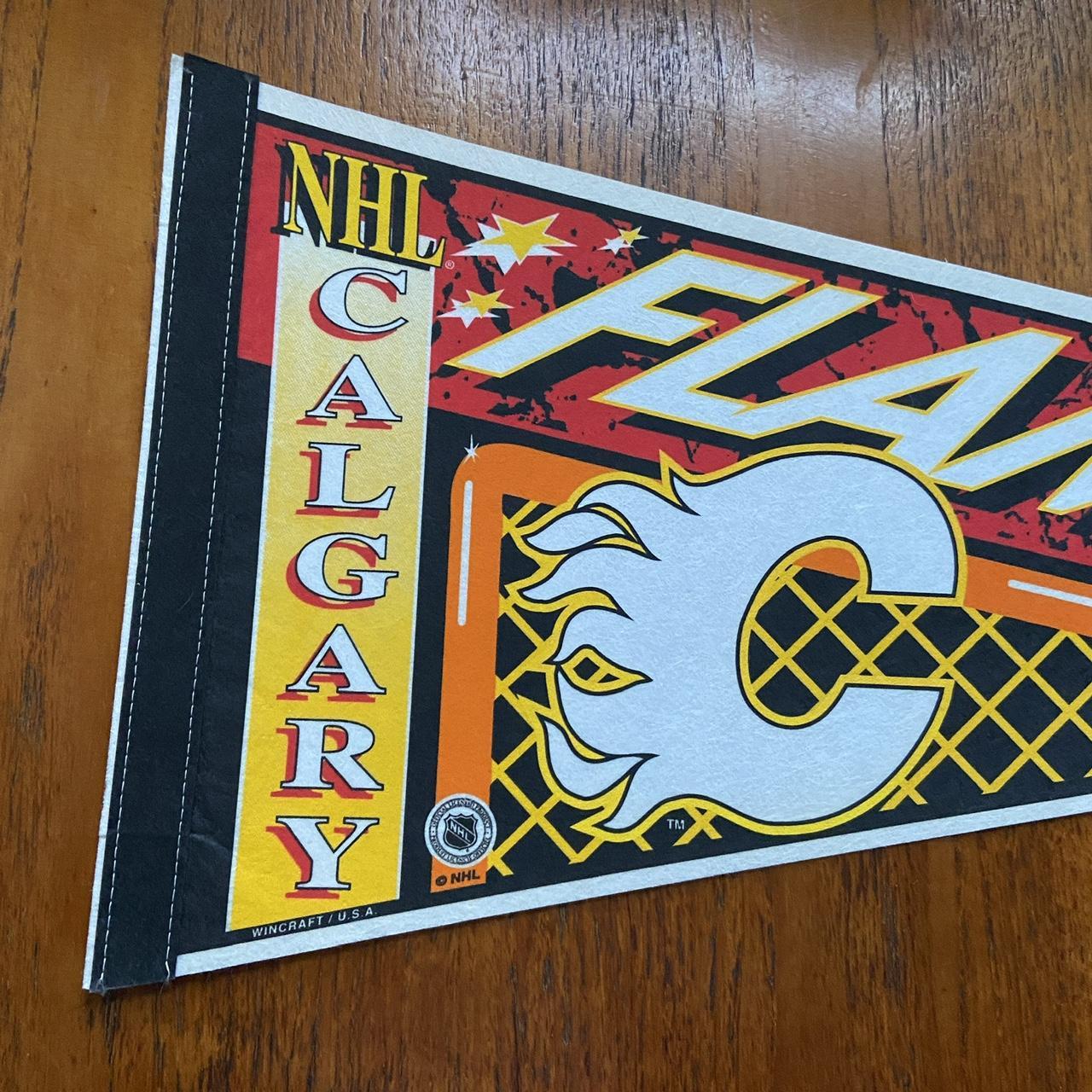 Vintage 90s Canada Calgary Flames NHL ice hockey felt pennant