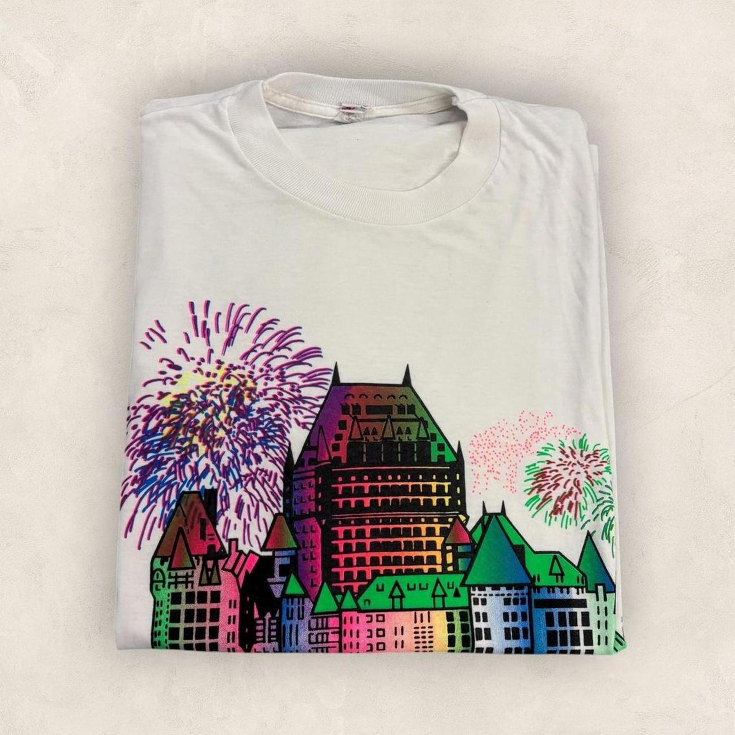 Vintage 90s USA Quebec City Canada tourist souvenir graphic t-shirt