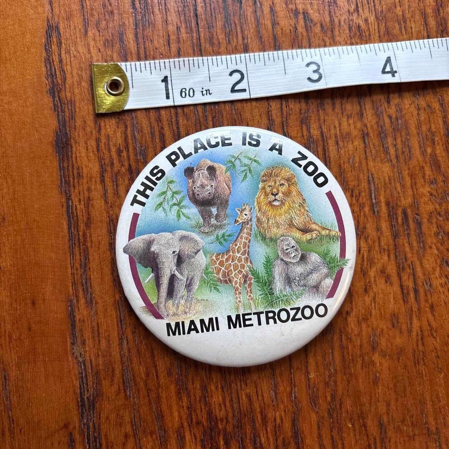 Vintage 90s USA Miami metro zoo Florida nature wildlife pin badge