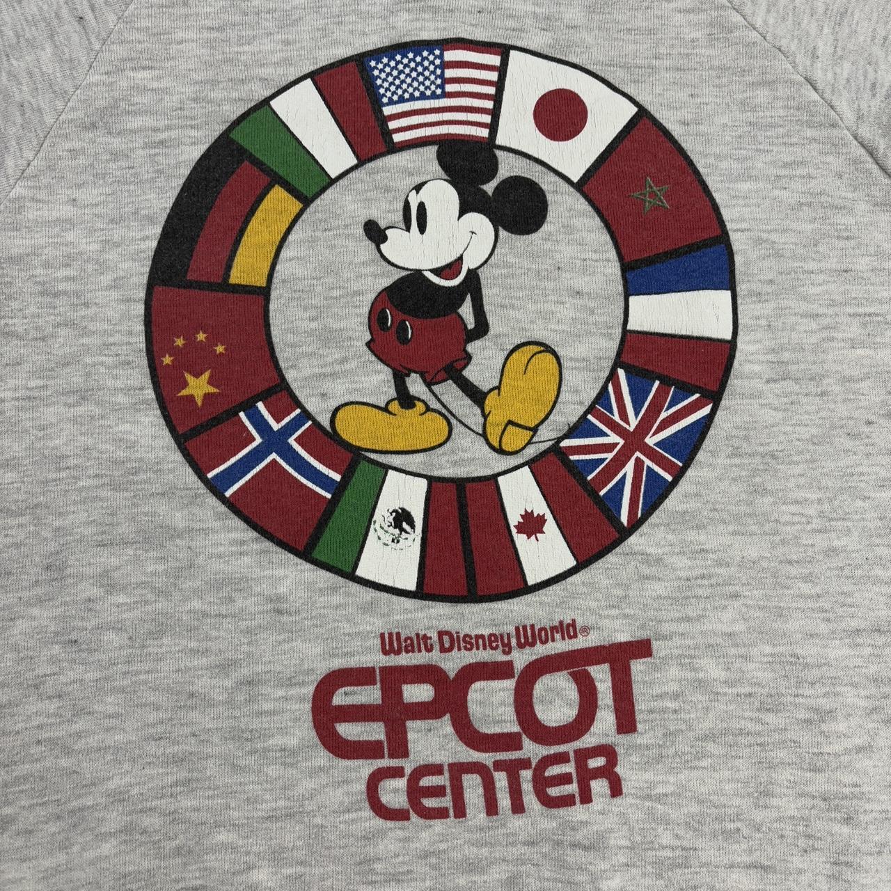 Vintage 90s USA Walt Disney World Epcot Center Mickey Mouse graphic sweatshirt