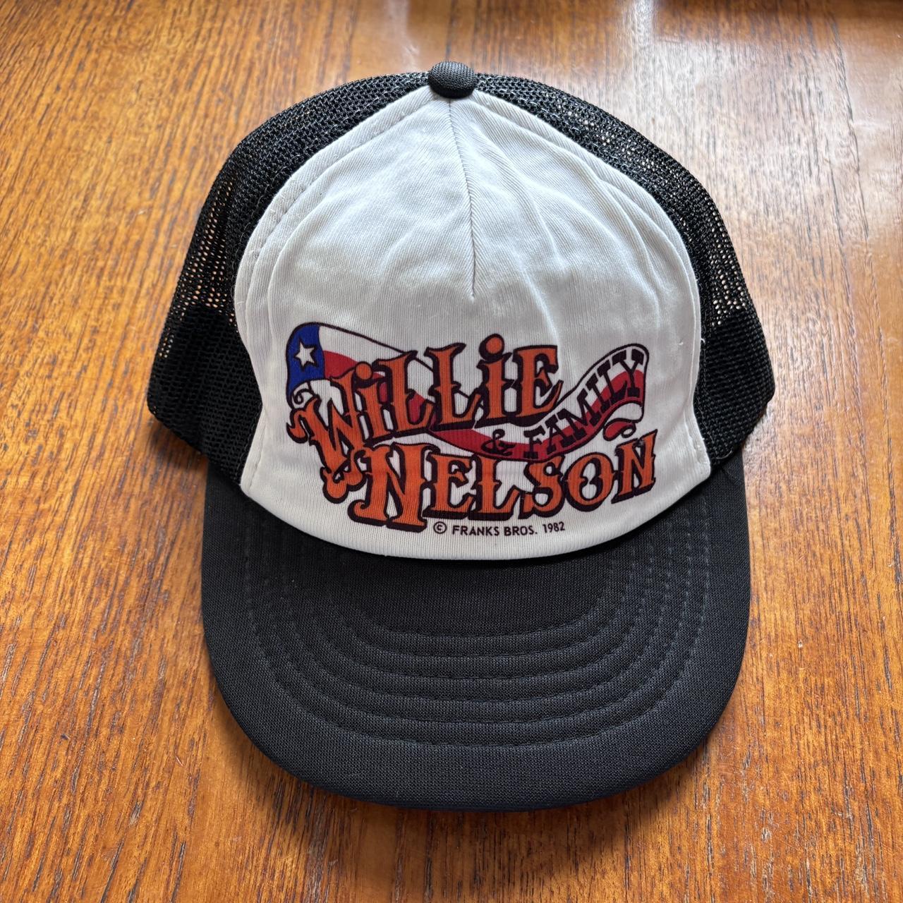 Vintage 80s USA Willie Nelson & Family country music trucker cap
