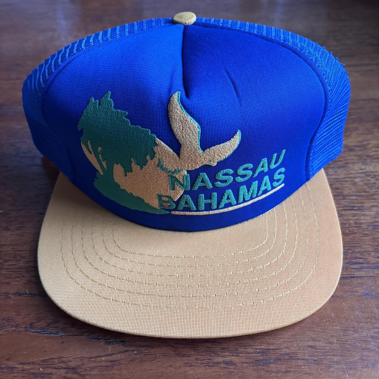 Vintage 90s Nassau Bahamas tourist souvenir graphic trucker cap