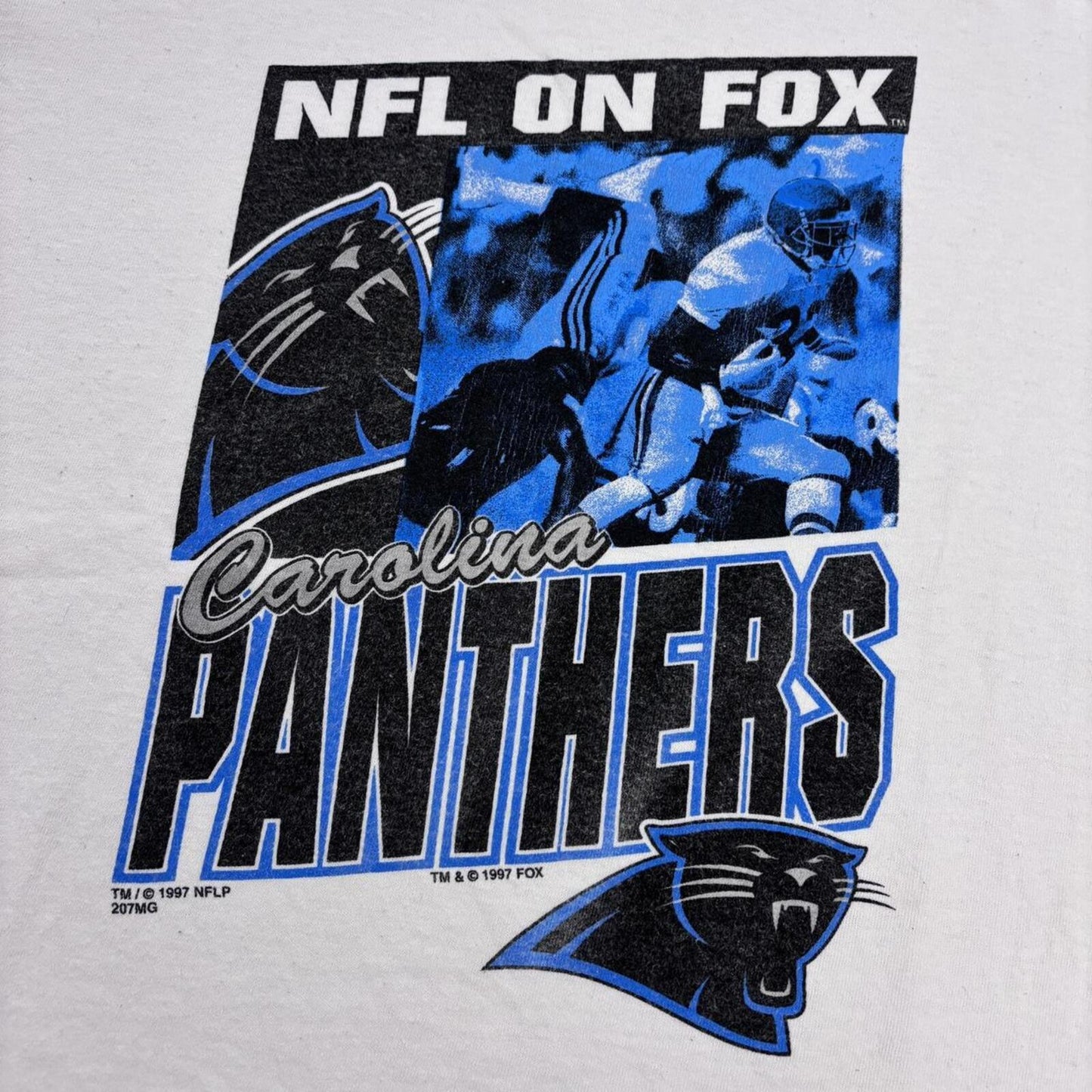Vintage 90s USA Carolina Panthers NFL on Fox American Football t-shirt