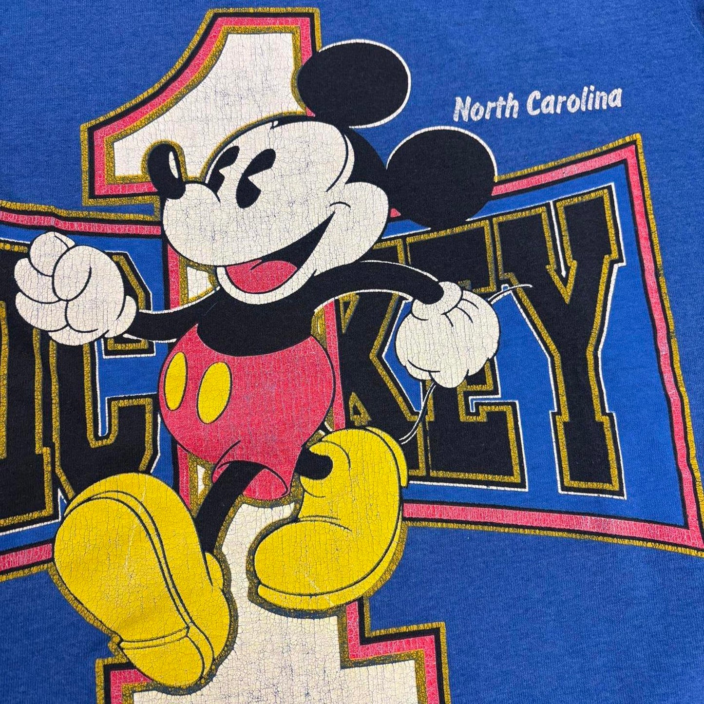 Vintage 90s USA Disney Mickey Mouse North Carolina cartoon graphic t-shirt