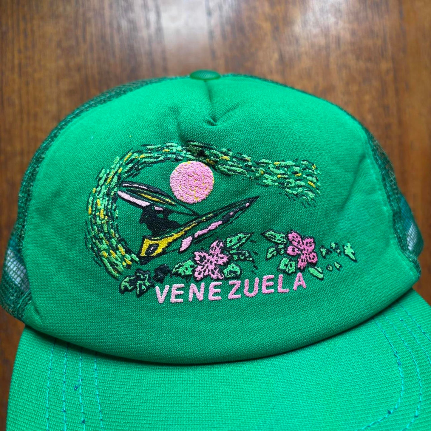 Vintage 90s Venezuela windsurfing tourist souvenir graphic trucker cap