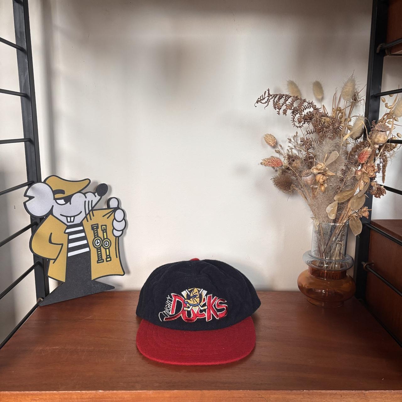 Vintage 90s USA Anaheim Mighty Ducks NHL ice hockey graphic cap