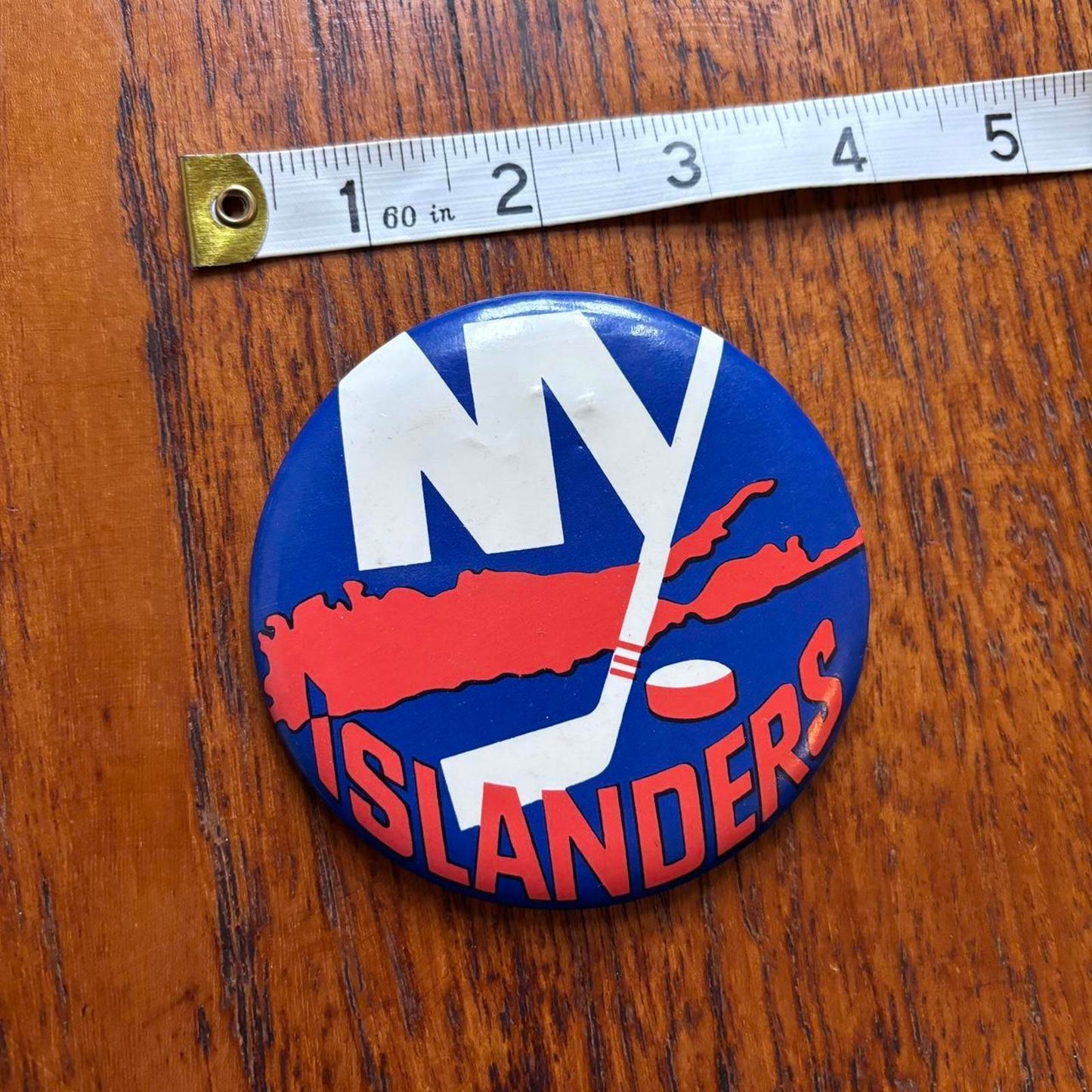 Vintage 90s USA New York Islanders NHL ice hockey pin badge