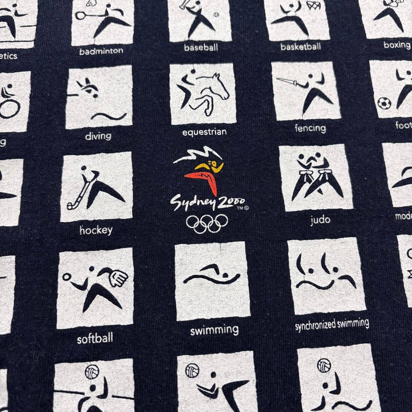 Vintage Y2K Sydney 2000 Olympics summer games athletics Australia t-shirt