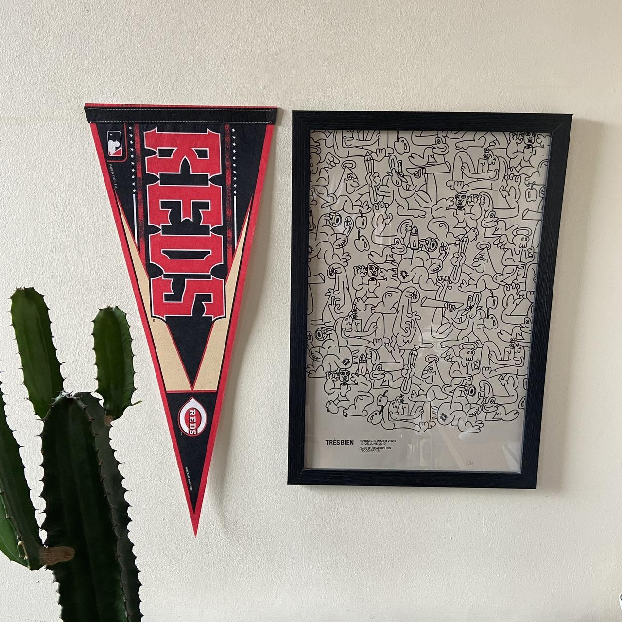 Vintage Y2K 2000s USA Cincinnati Reds baseball MLB pennant