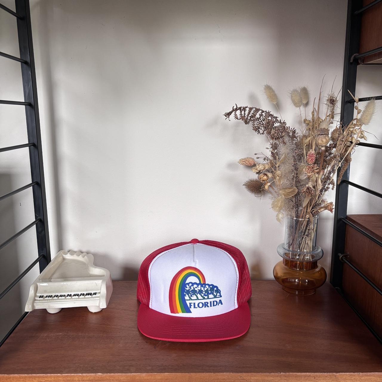 Vintage 90s USA Florida rainbow tourist souvenir graphic trucker cap