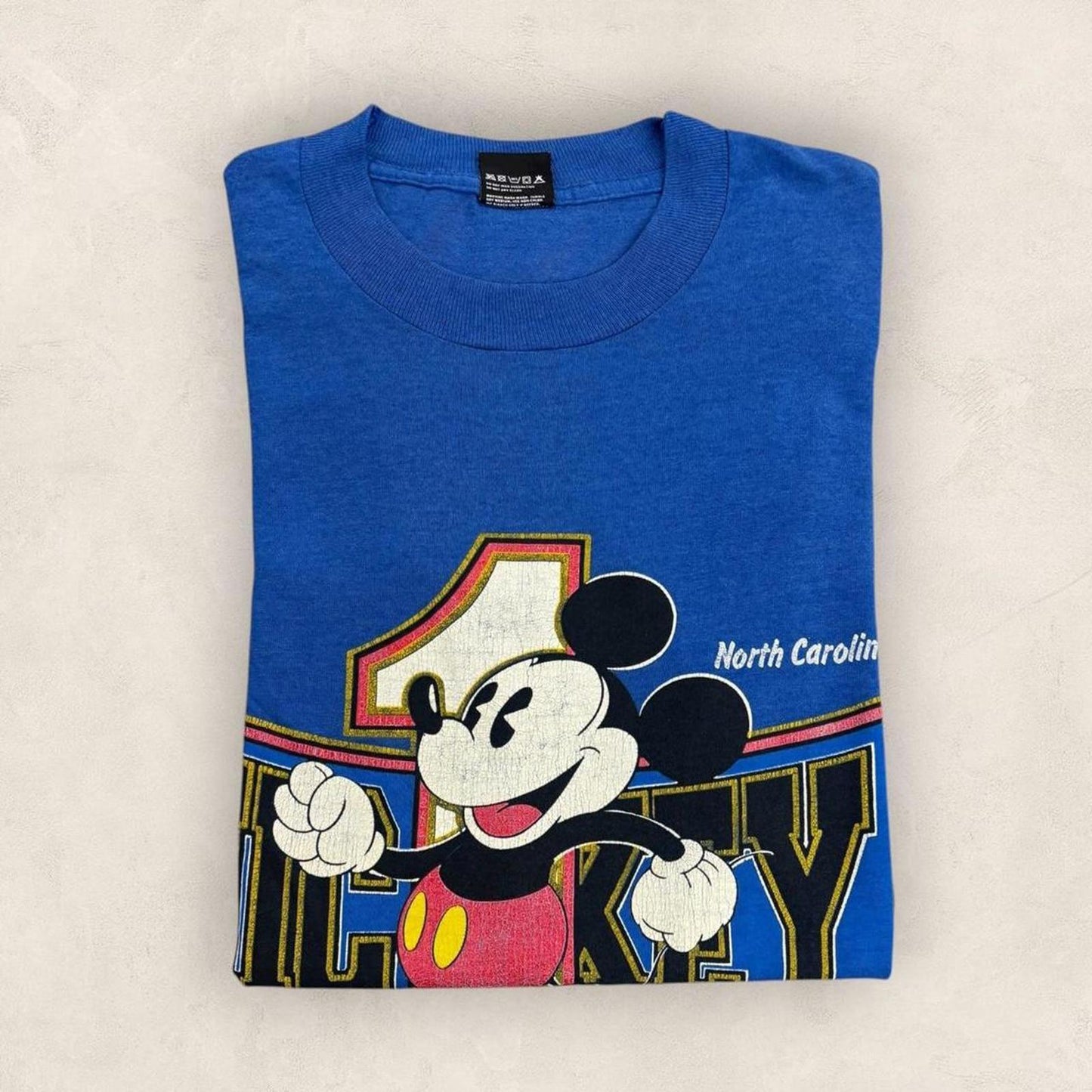 Vintage 90s USA Disney Mickey Mouse North Carolina cartoon graphic t-shirt
