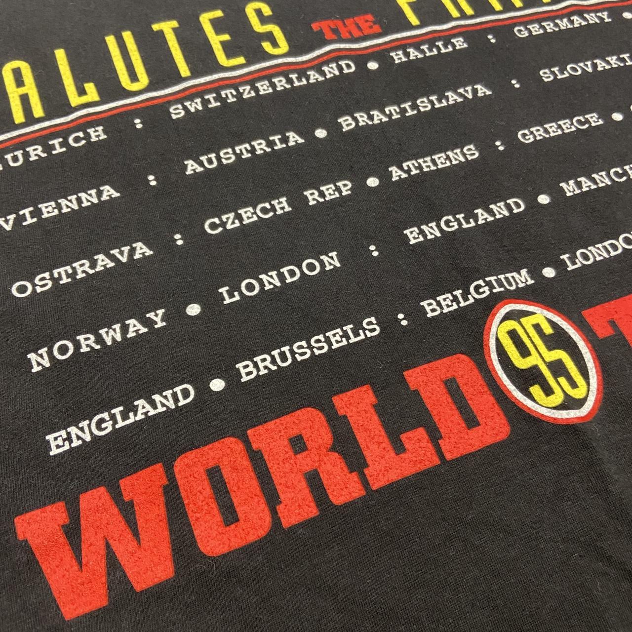 Vintage 90s USA Harlem Globetrotters world tour 95 basketball graphic black t-shirt