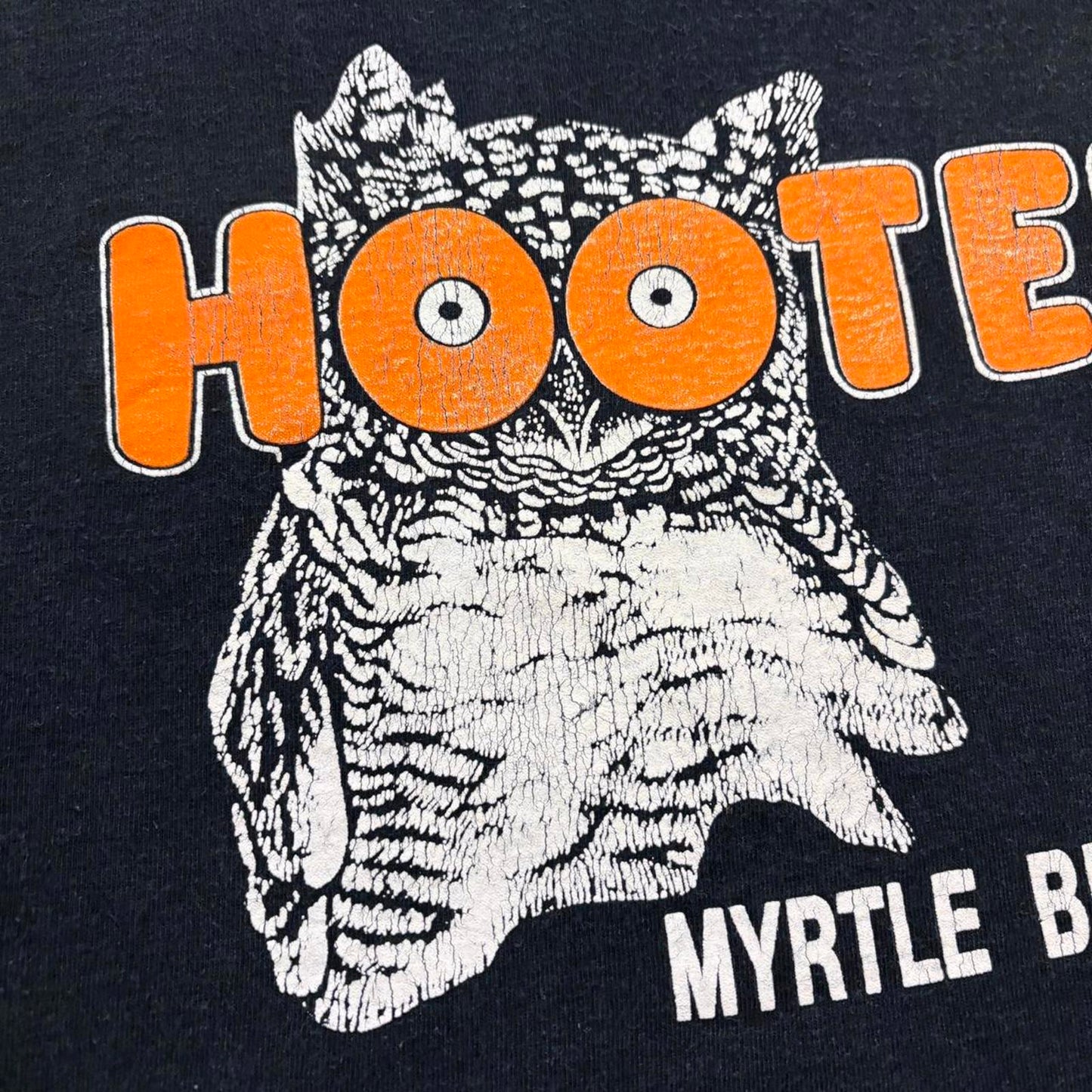 Vintage 90s USA Hooters bar restaurant Myrtle Beach South Carolina t-shirt