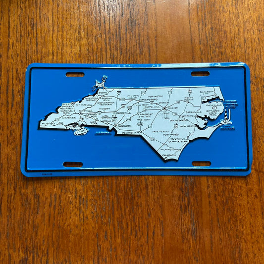 Vintage 90s USA North Carolina state map promotional American license plate