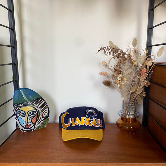 Vintage 90s USA San Diego Chargers NFL American Football embroidered graphic cap