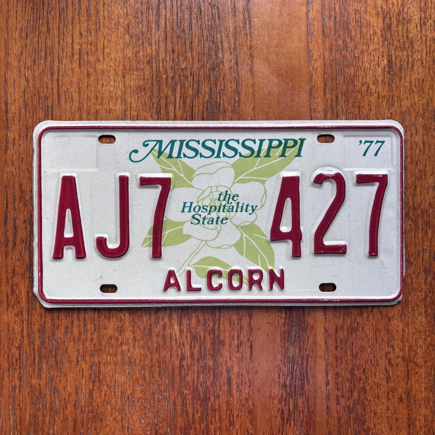 Vintage 70s USA Mississippi hospitality state American license plate