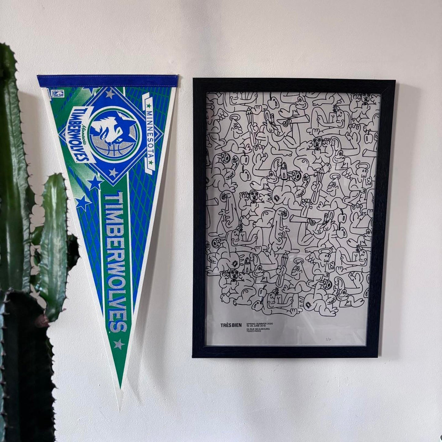 Vintage 90s USA Minnesota Timberwolves NBA basketball felt pennant