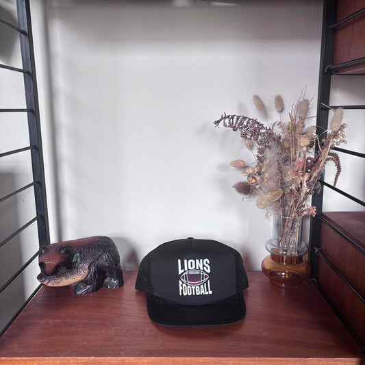 Vintage 90s USA Lions American Football graphic trucker cap