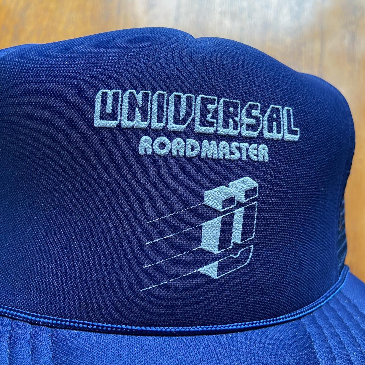 Vintage 90s USA Universal Roadmaster car automobile graphic trucker cap