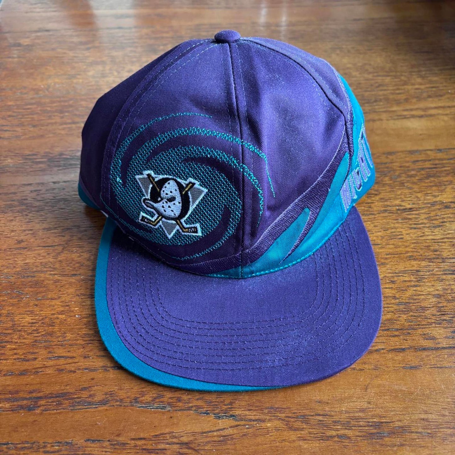 Vintage 90s USA Anaheim Mighty Ducks NHL ice hockey embroidered baseball cap
