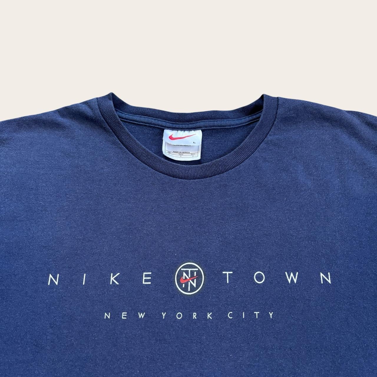 Vintage Y2K Nike Town New York City department store t-shirt