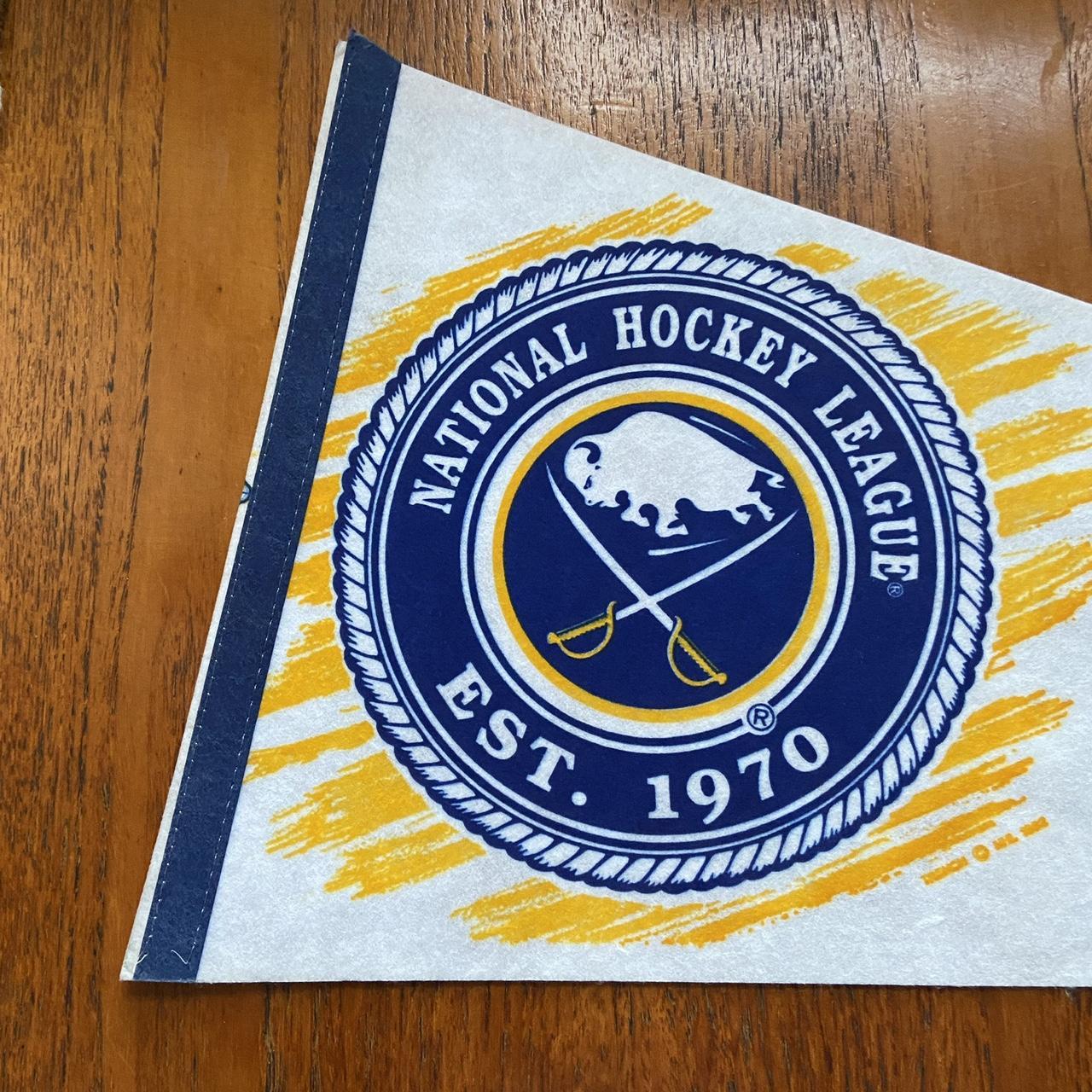 Vintage 90s USA Buffalo Sabres NHL ice hockey felt pennant