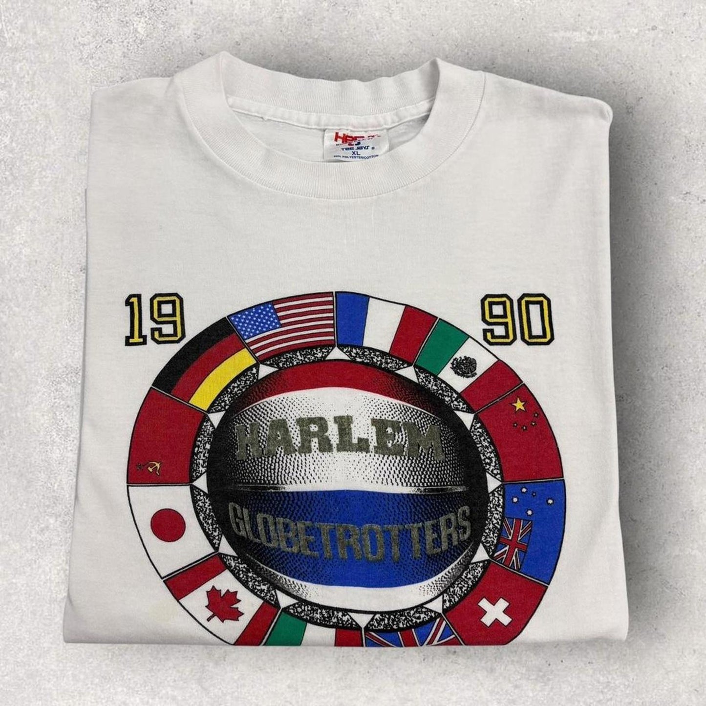 Vintage 90s USA Harlem Globetrotters world tour basketball graphic t-shirt