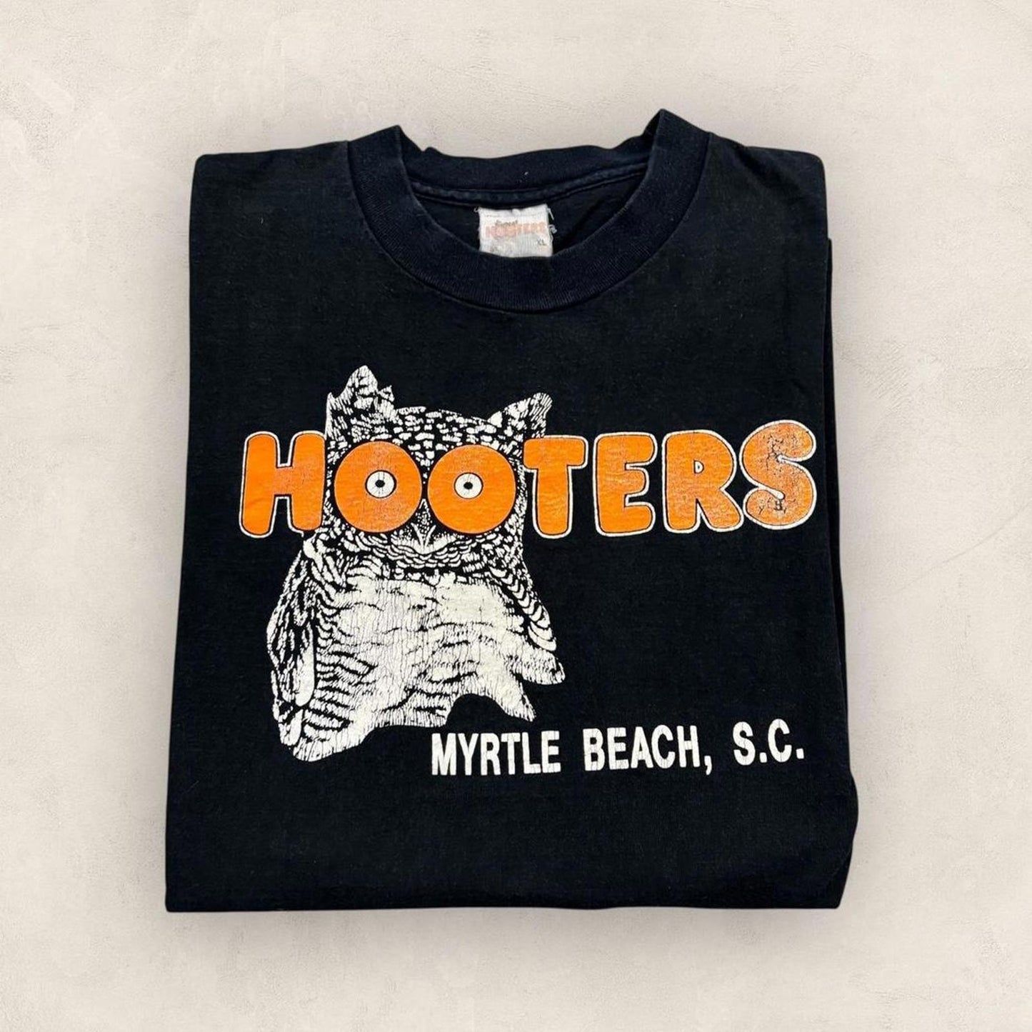 Vintage 90s USA Hooters bar restaurant Myrtle Beach South Carolina t-shirt