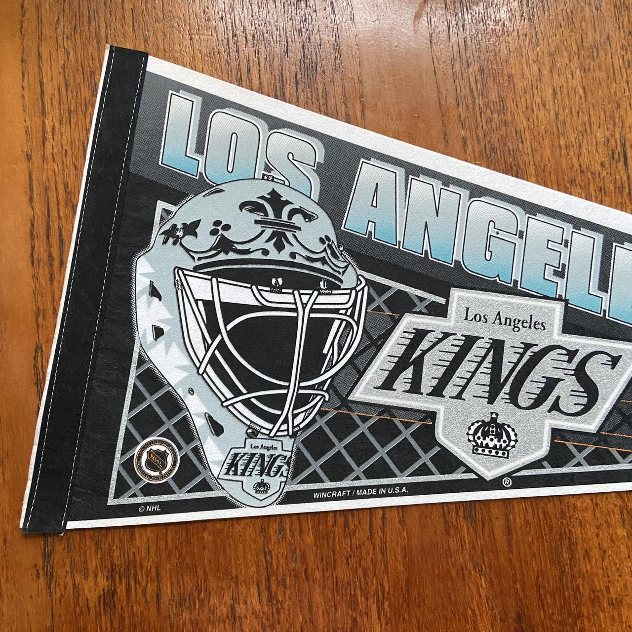 Vintage 90s USA Los Angeles Kings NHL ice hockey felt pennant