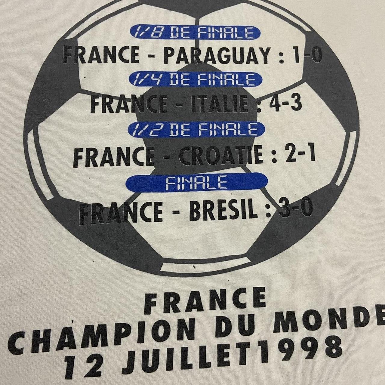 Vintage 90s France 98 World Cup coupe du monde football tournament graphic t-shirt