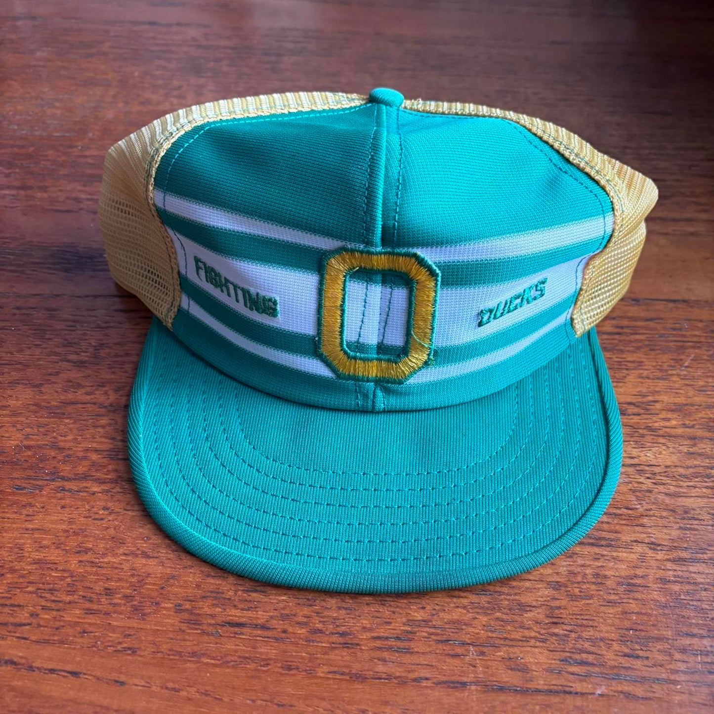 Vintage 90s USA University of Oregon Ducks college varsity trucker cap