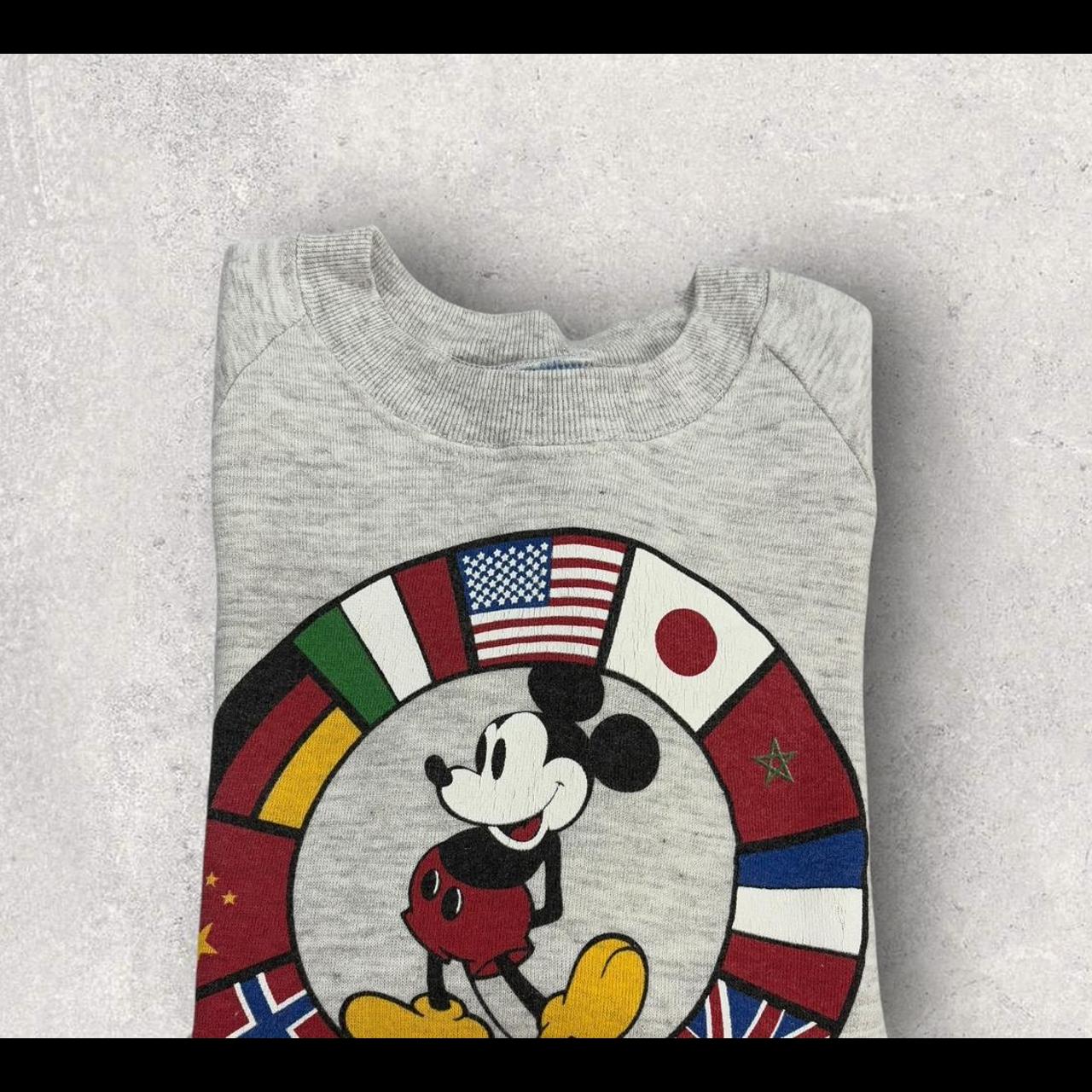 Vintage 90s USA Walt Disney World Epcot Center Mickey Mouse graphic sweatshirt