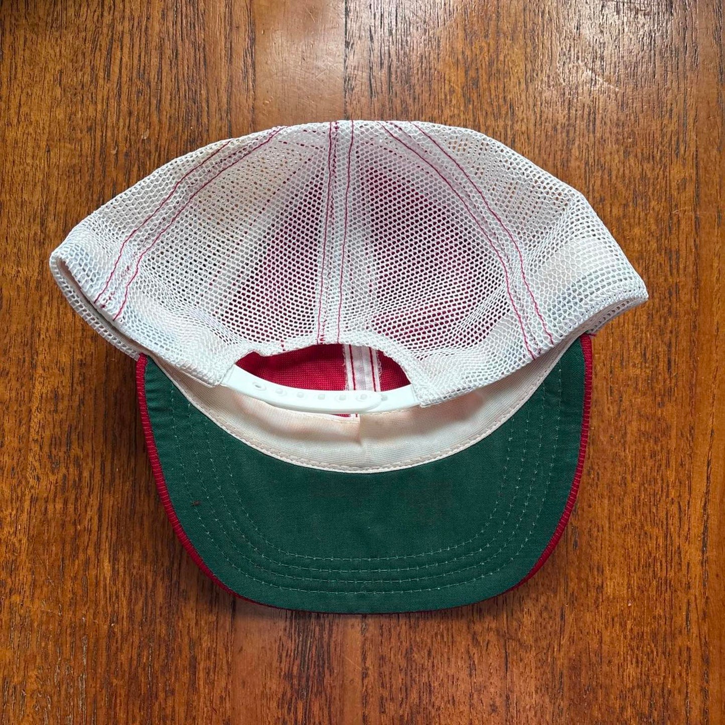 Vintage 90s USA Wilsonart surfaces manufacturing workwear trucker cap