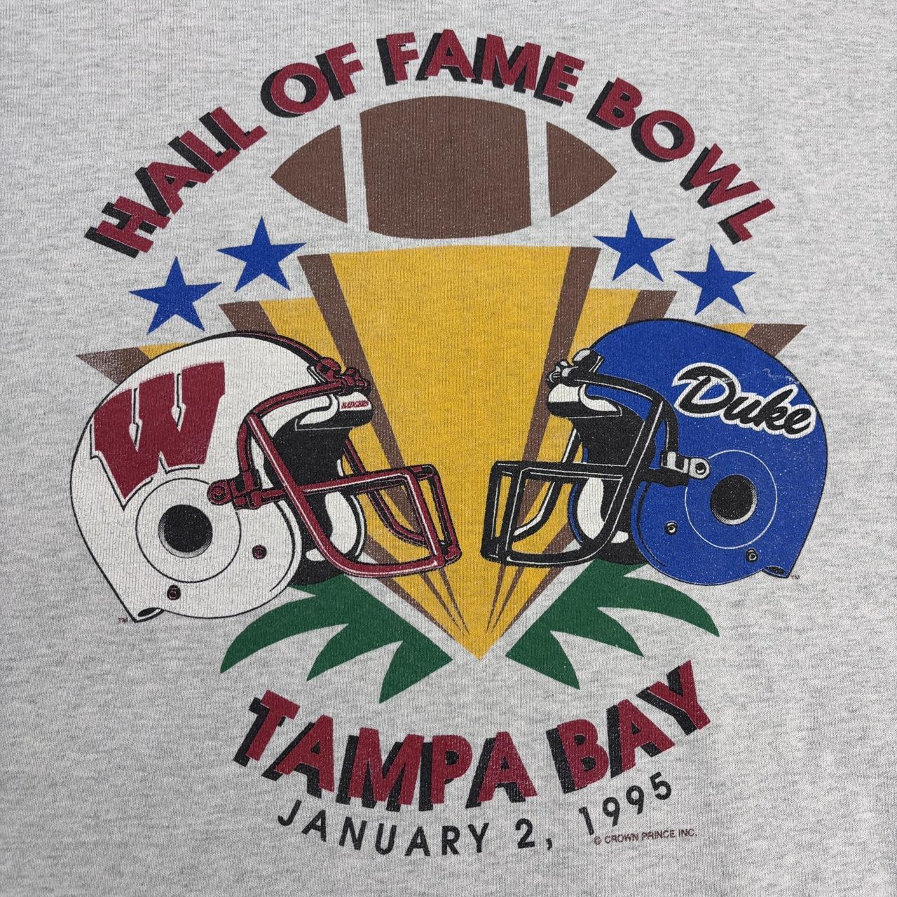 Vintage 90s USA Hall of Fame Bowl American Football Tampa Bay sweatshirt