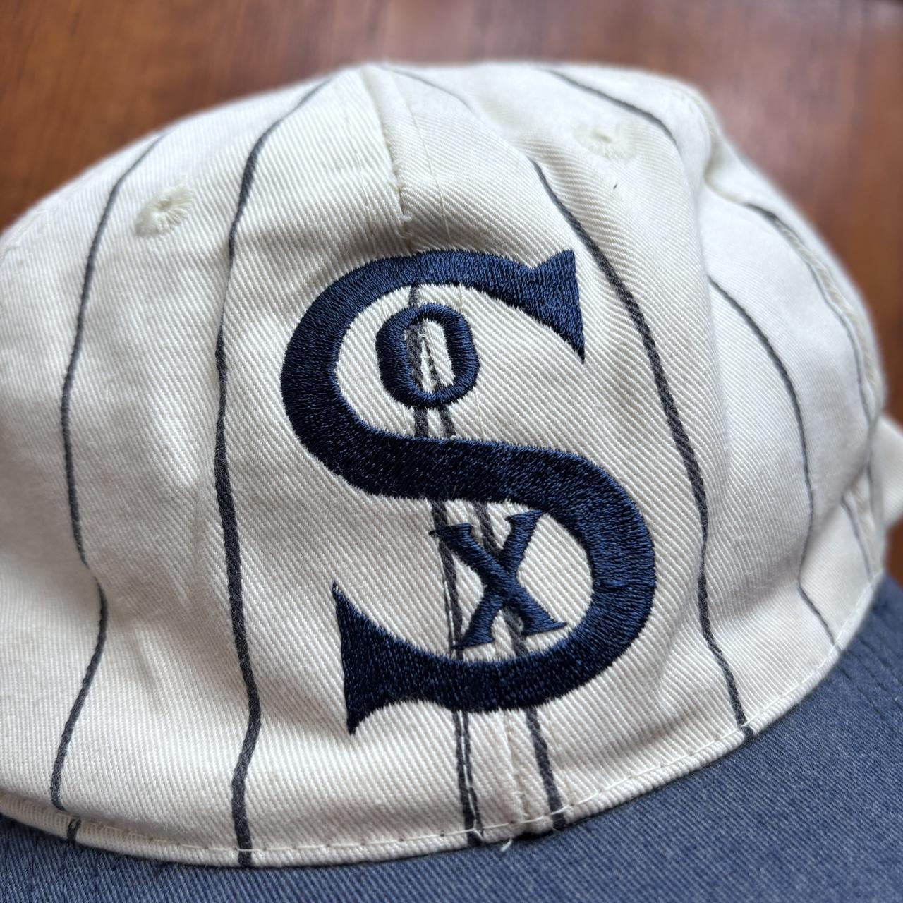 Vintage 90s USA Chicago White Sox MLB pinstripe embroidered baseball cap