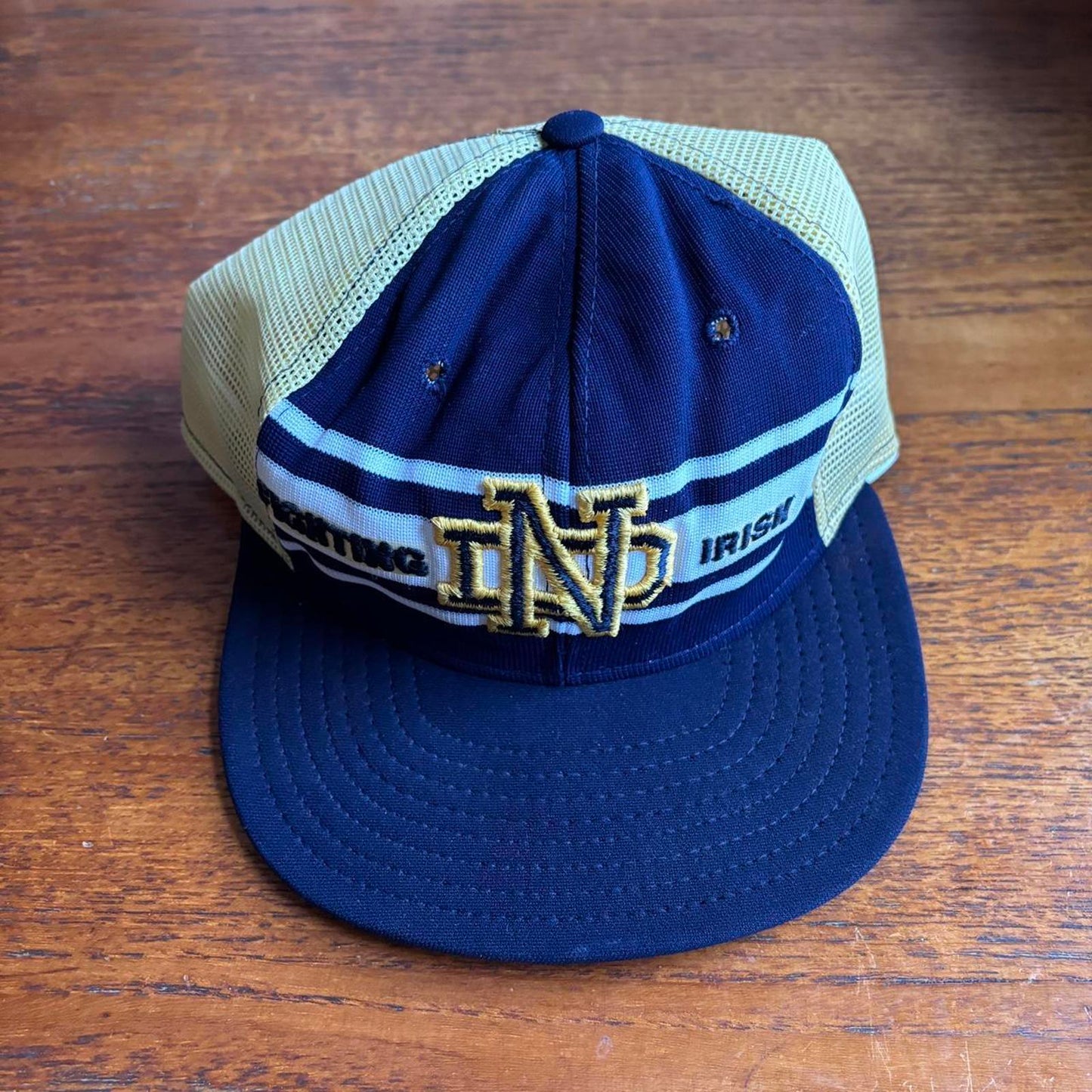 Vintage 90s USA University of Notre Dame fighting Irish varsity trucker cap