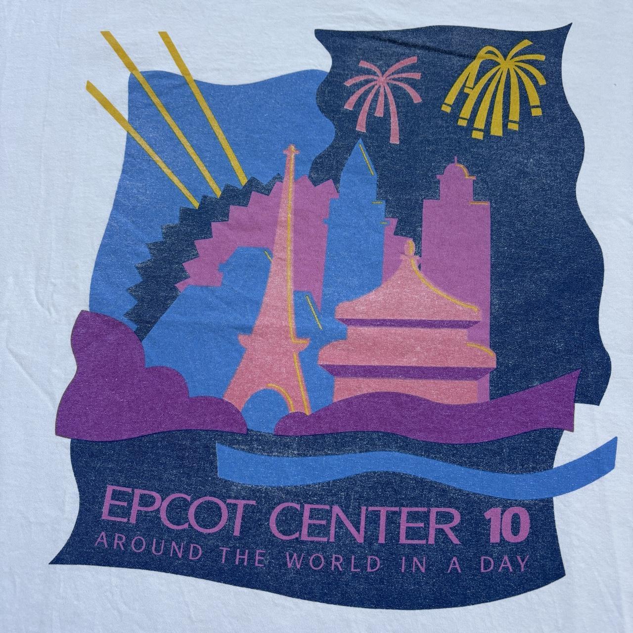 Vintage 90s USA Disney Epcot Center theme park souvenir t-shirt