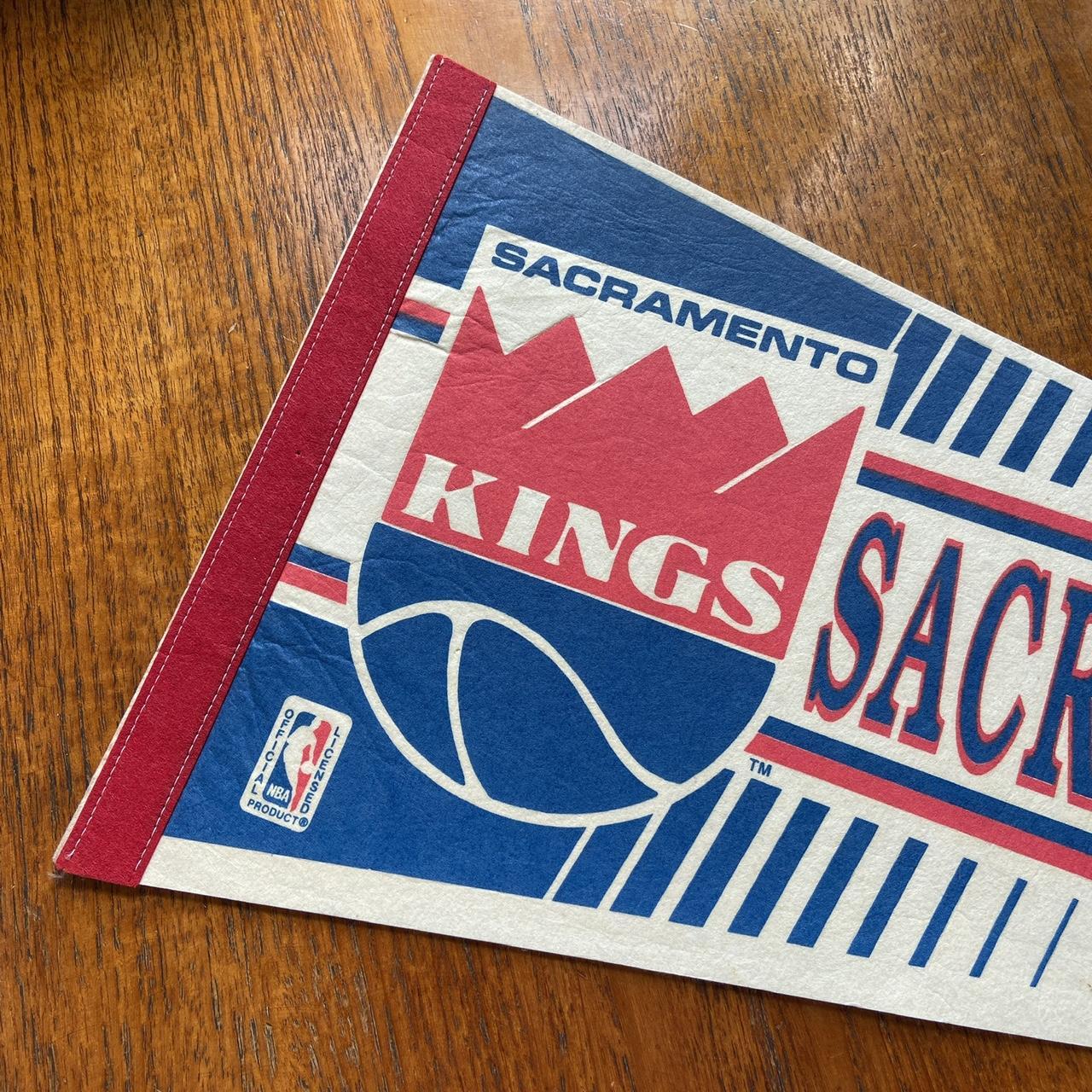 Vintage 90s USA Sacramento Kings basketball NBA pennant