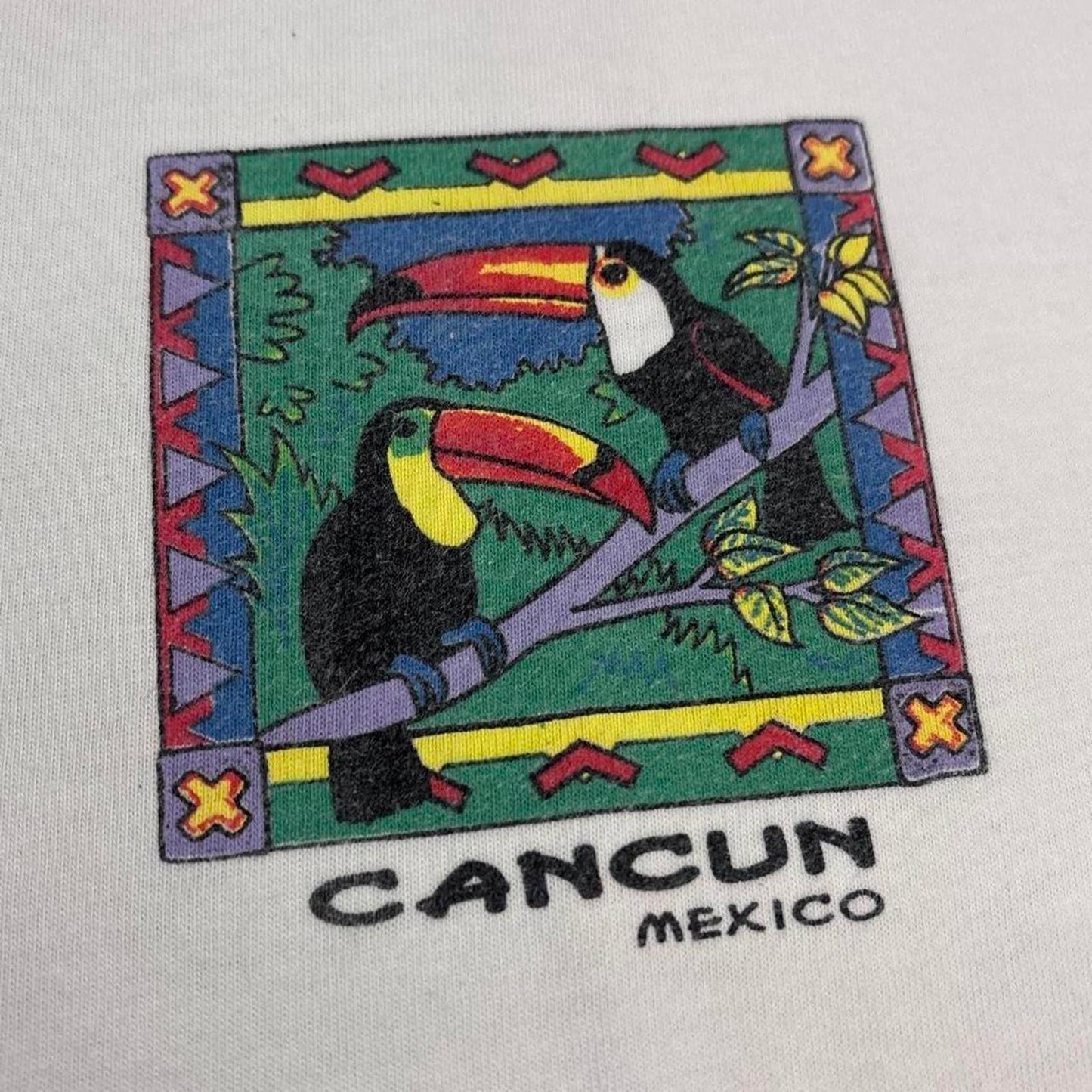 Vintage 90s Cancun Mexico tropical wildlife nature toucans souvenir t-shirt