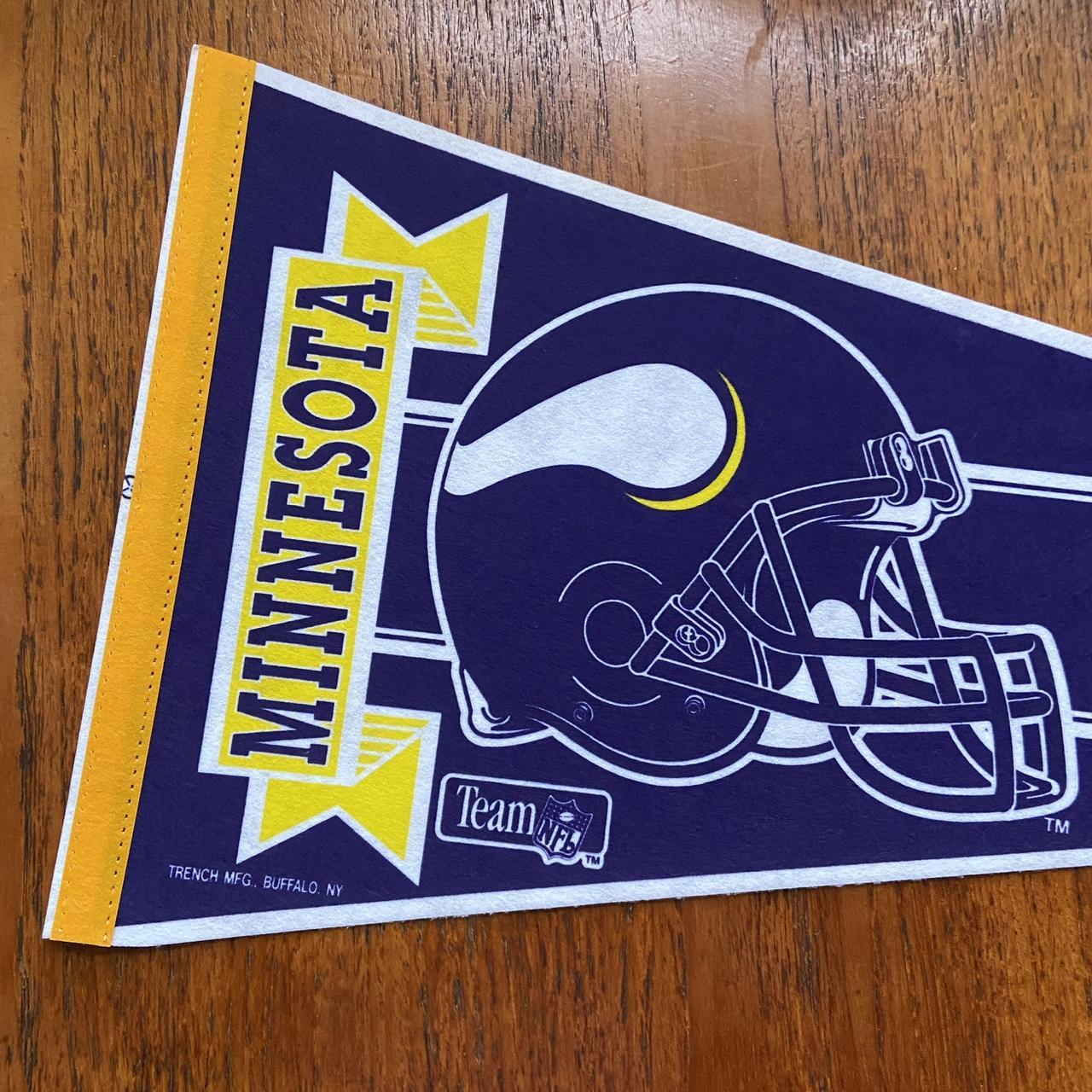 Vintage 90s USA Minnesota Vikings NFL American Football felt pennant