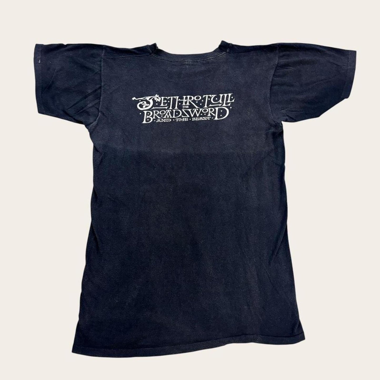 Vintage 80s Jethro Tull Broadsword And The Beast rock music band t-shirt