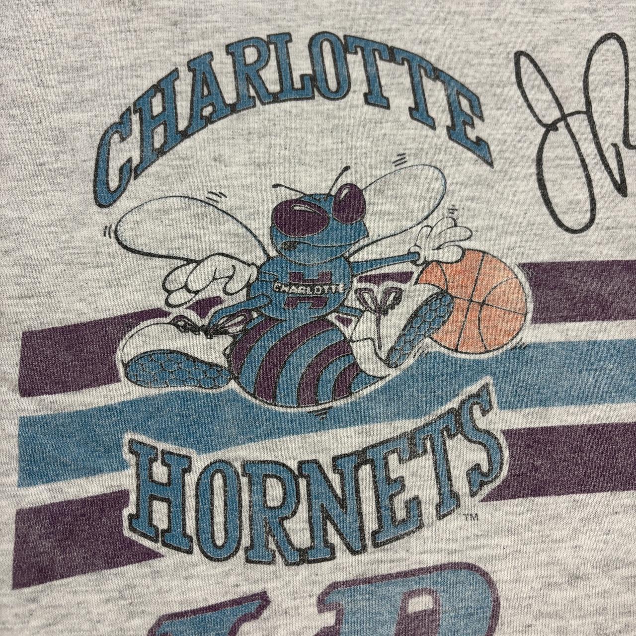 Vintage 90s USA Charlotte Hornets NBA basketball J R Reid graphic t-shirt