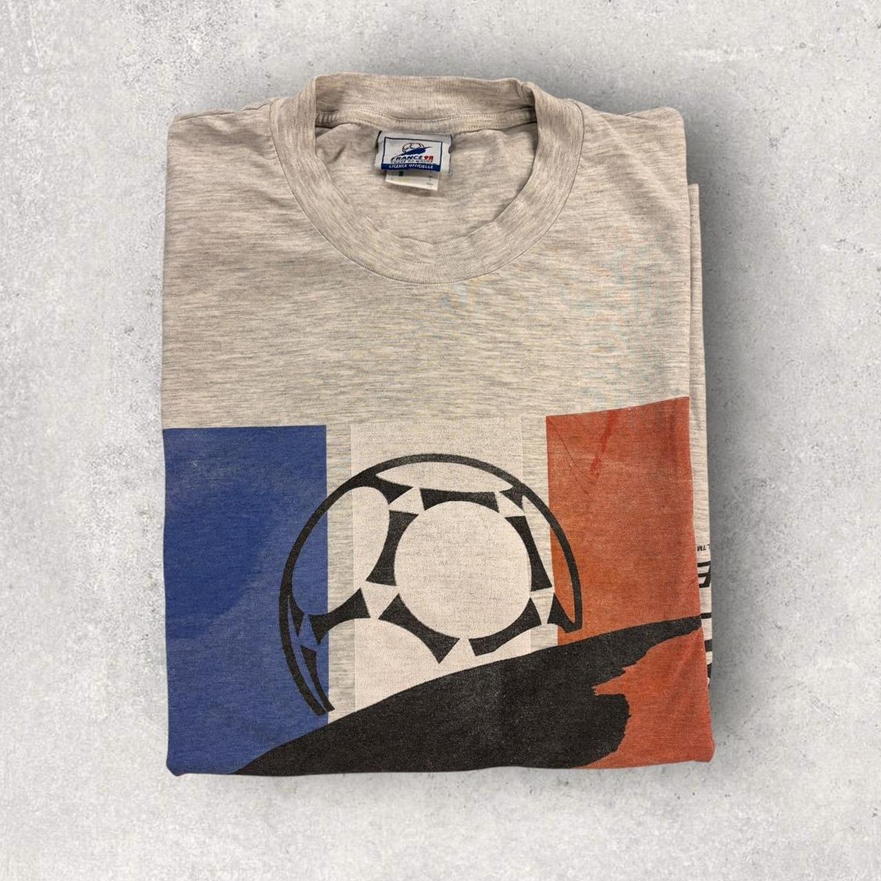 Vintage 90s France 98 World Cup football tournament graphic t-shirt