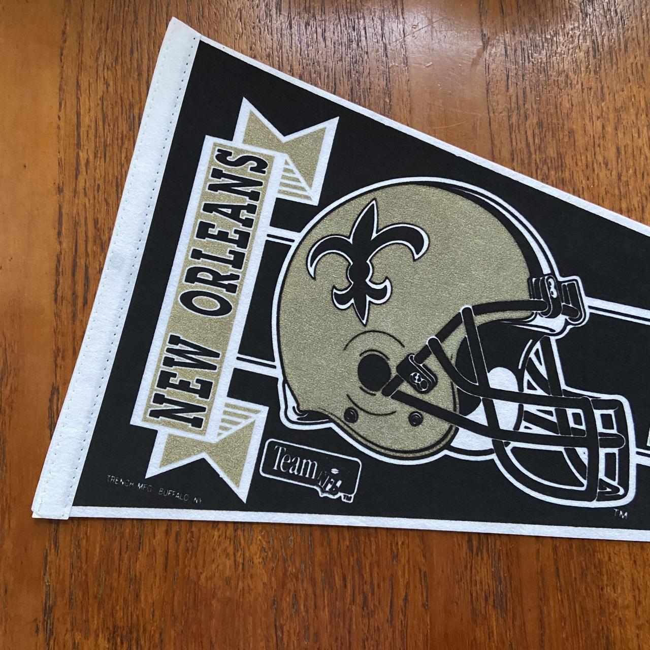 Vintage 90s USA New Orleans Saints NFL American Football felt pennant