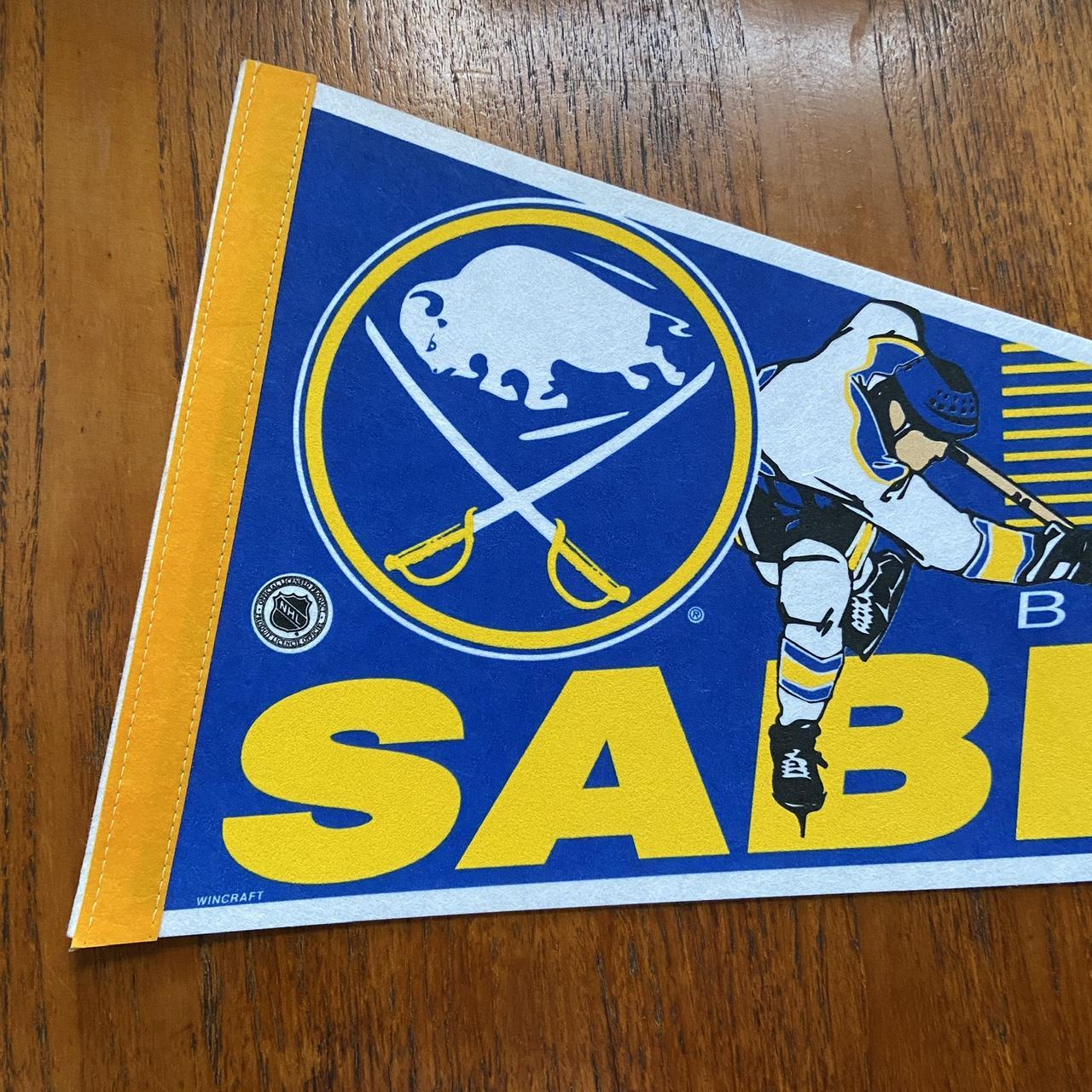 Vintage 90s USA Buffalo Sabres NHL ice hockey felt pennant