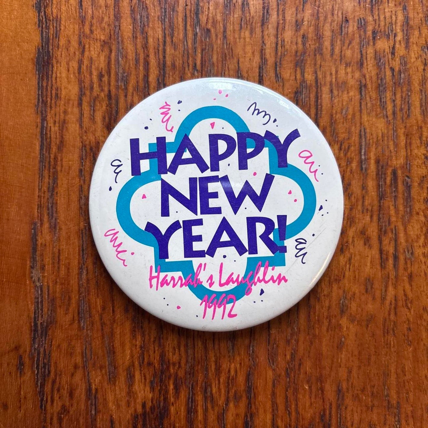 Vintage 90s USA Happy New Year Harrah’s Casino Hotel Laughlin Nevada pin badge
